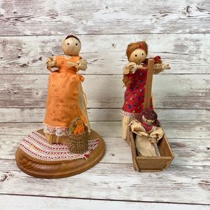 3 Vintage Handmade Corn Husk Dolls 1  Mom  w/Bonnets Baby & Child Made In Taiwan